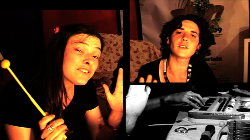 Image Maion et Wenn, duo de punkettes (Vieilles Charrues 2009)