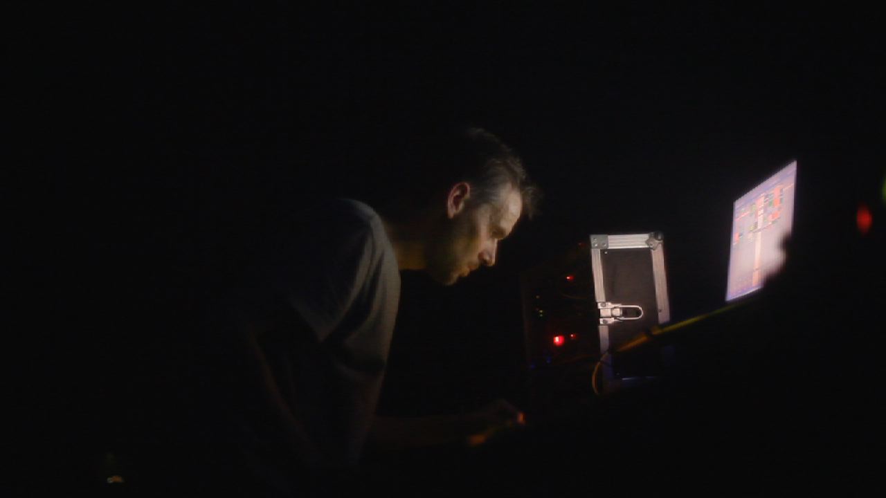 Image Clark - Growls Garden - Live (Astropolis 2014)